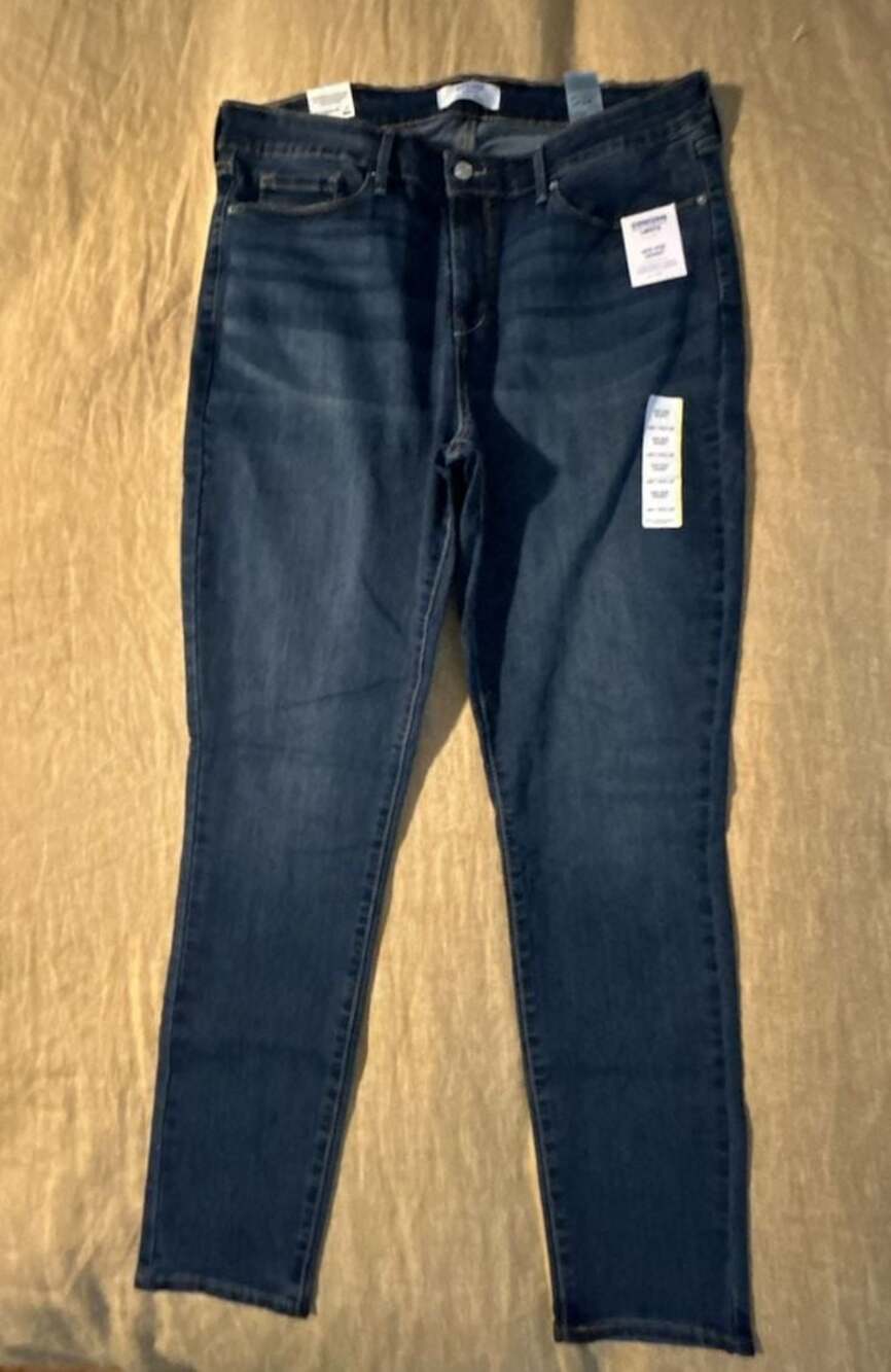 Denizen from Levi's Women's High-Rise Sculpting Skinny Jeans 16M W33 L30